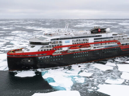 antarctica tour ship