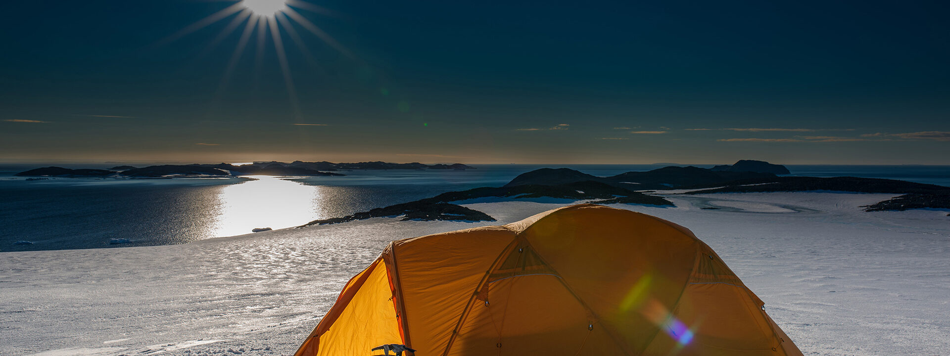 Tent on the snow