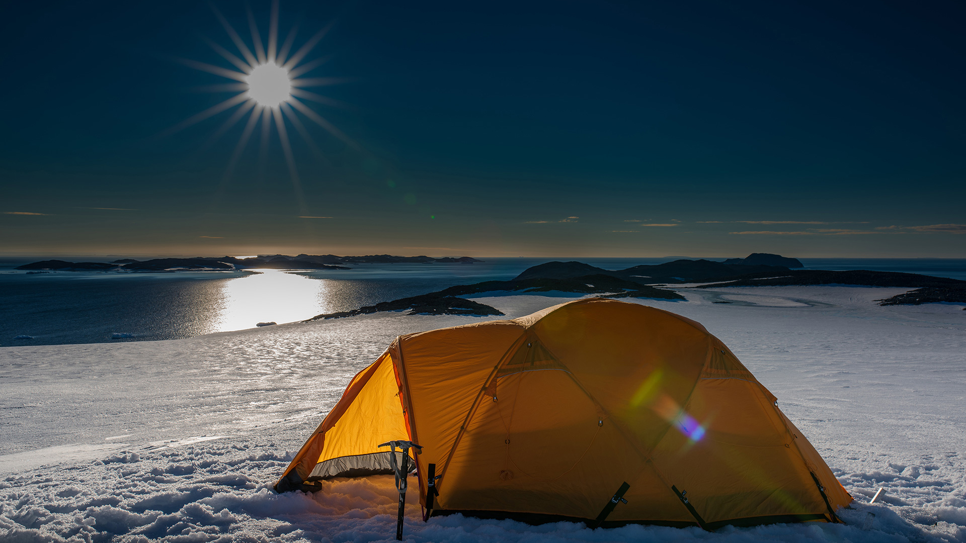 Tent on the snow