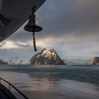 Ships bow bell