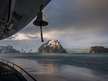 Ships bow bell