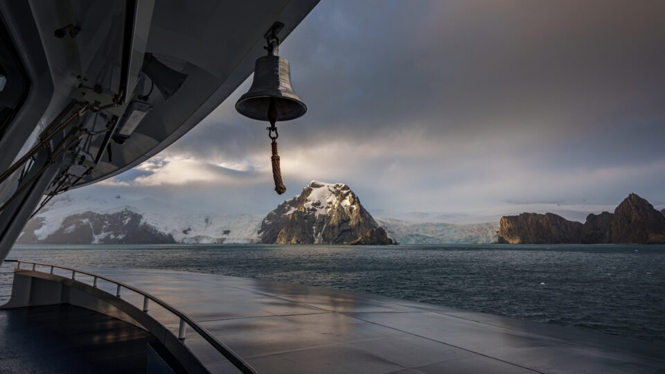 Ships bow bell