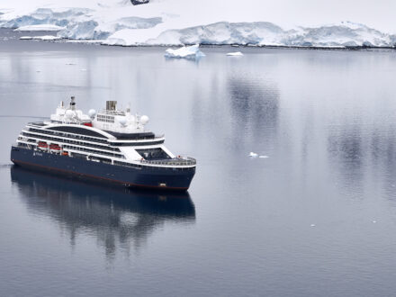 antarctica tour ship