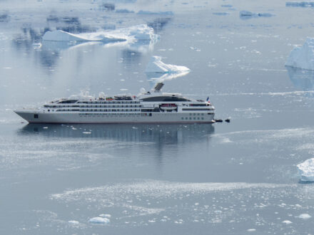 antarctica tour ship