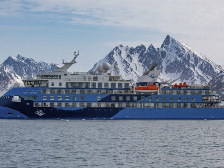 antarctica tour ship